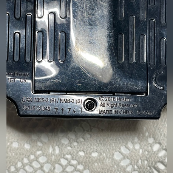 Hasbro Gaming Simon Star Wars Darth Vader Hand Held Game Sound & Lights Works - Picture 7 of 10